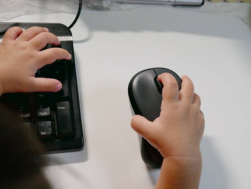 Facebook Familiarity